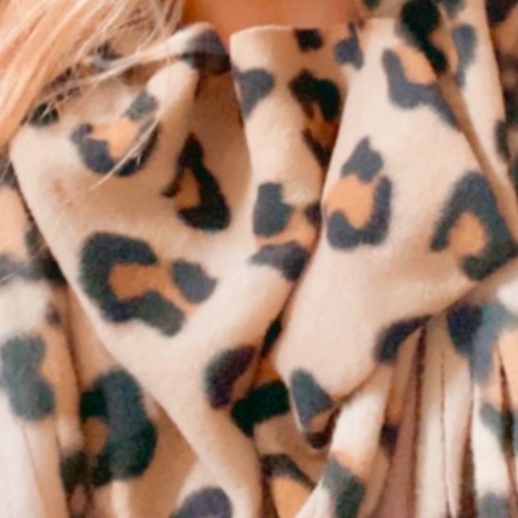 ✌🏼 #1323 Comfy Cute Animal Print Scarf - Picture 8 of 17